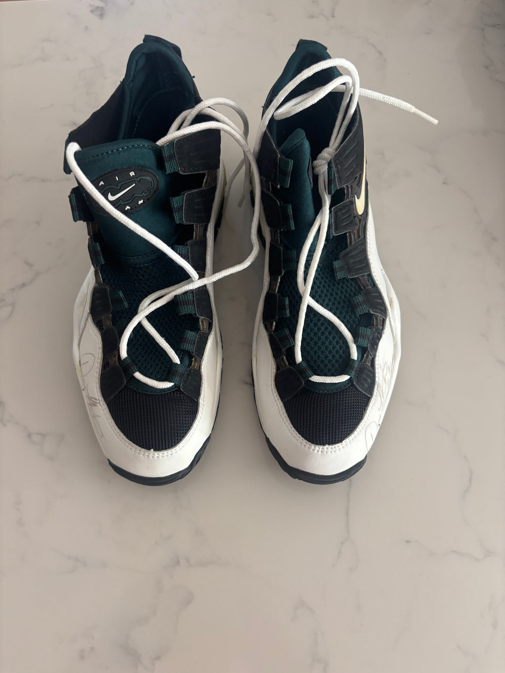 Doug Flutie Signed Nike Turf Shoes – Size 10